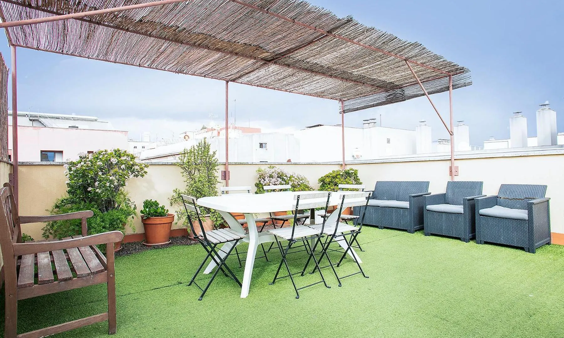 Heaven With A Garden At Las Ramblas Βαρκελώνη